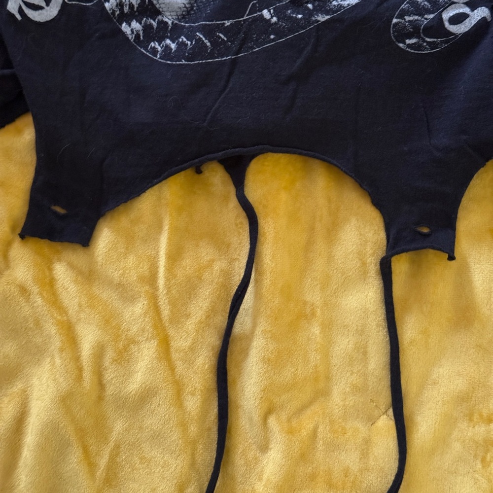SOLD Taylor Swift Reputation Distressed Tee - Picture 6 of 9